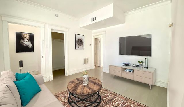 6712 S Wabash Avenue, Chicago, IL 60637