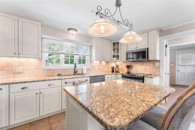 730 Victory Highway, North Smithfield, RI 02896