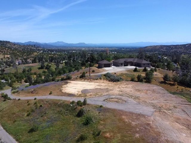 15685 Whispering Woods Trail, Redding, CA 96001