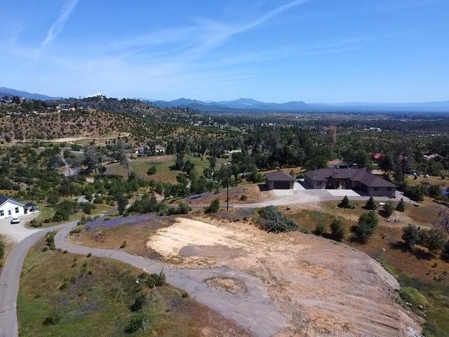 15685 Whispering Woods Trail, Redding, CA 96001
