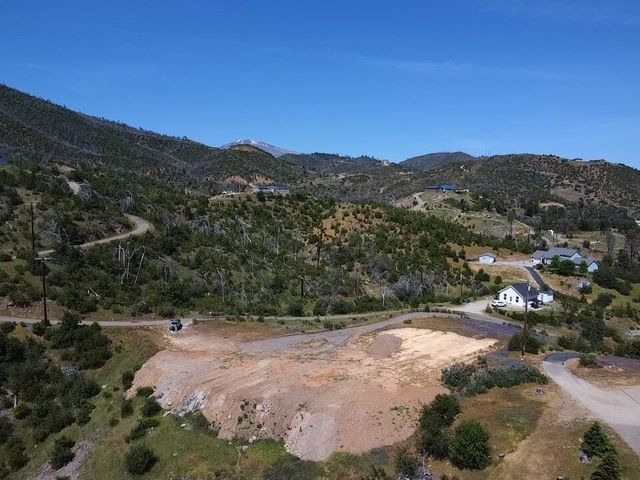 15685 Whispering Woods Trail, Redding, CA 96001