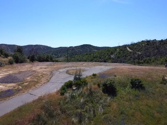 15685 Whispering Woods Trail, Redding, CA 96001