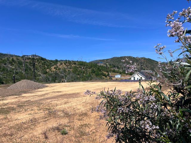 15685 Whispering Woods Trail, Redding, CA 96001