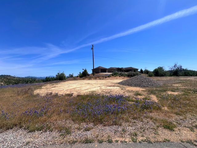 15685 Whispering Woods Trail, Redding, CA 96001