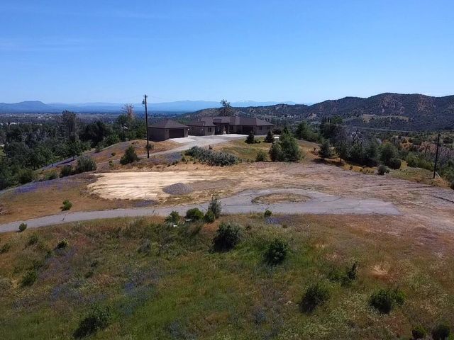 15685 Whispering Woods Trail, Redding, CA 96001