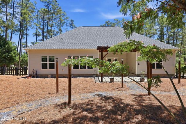 102 Richmond Road, Foxfire Village, NC 27281