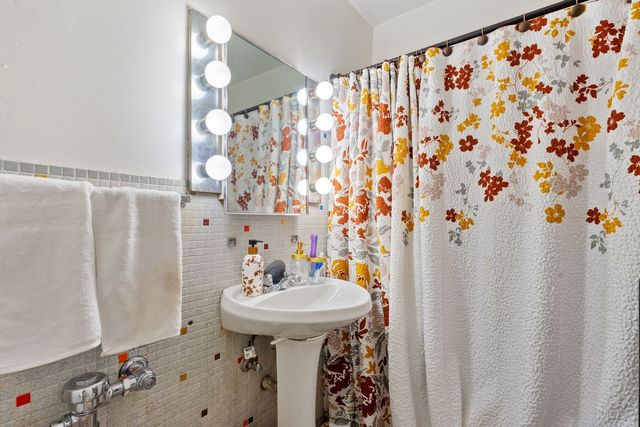 7337 S South Shore Drive 712, Chicago, IL 60649