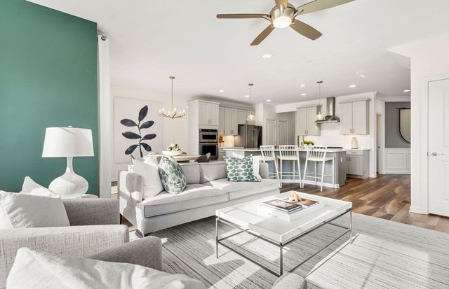 20 Emerald Run 59, Shrewsbury, MA 01545