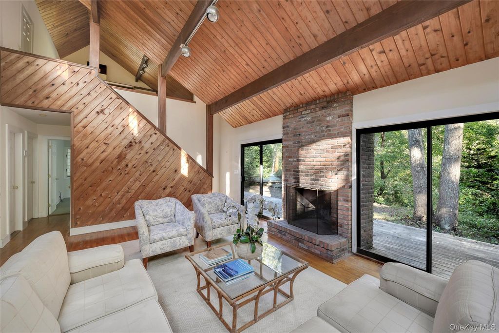 251 Town Lane, Amagansett, NY 11930