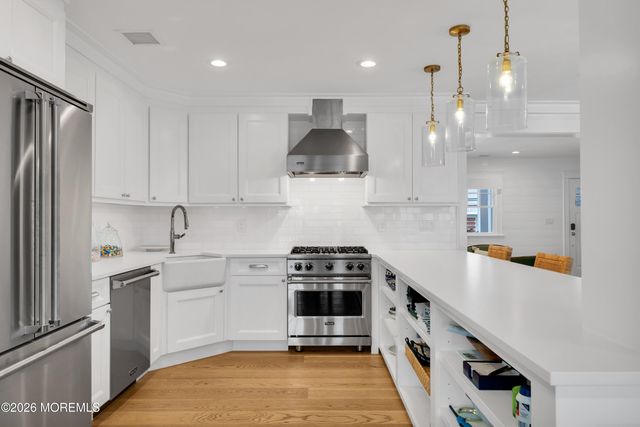 564 Lake Avenue, Bay Head, NJ 08742