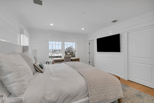 564 Lake Avenue, Bay Head, NJ 08742