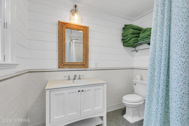 564 Lake Avenue, Bay Head, NJ 08742