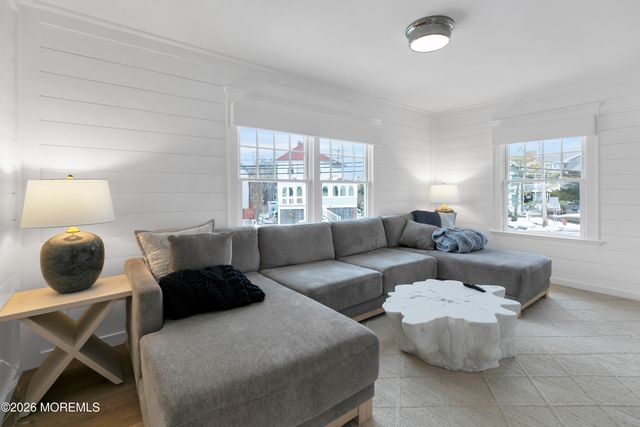 564 Lake Avenue, Bay Head, NJ 08742