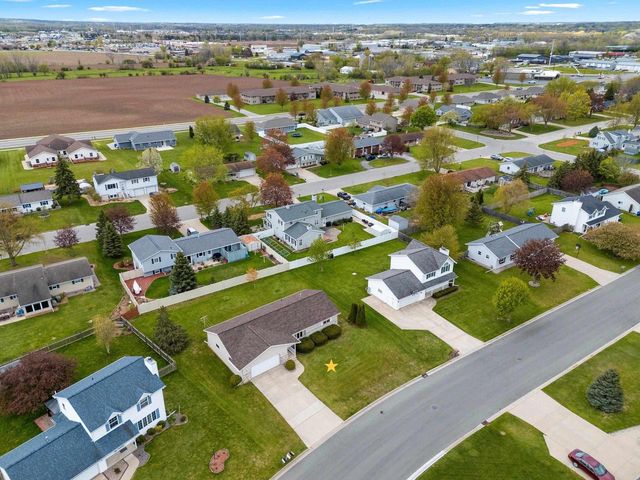 2152 SKYVIEW STREET, Green Bay, WI 54311