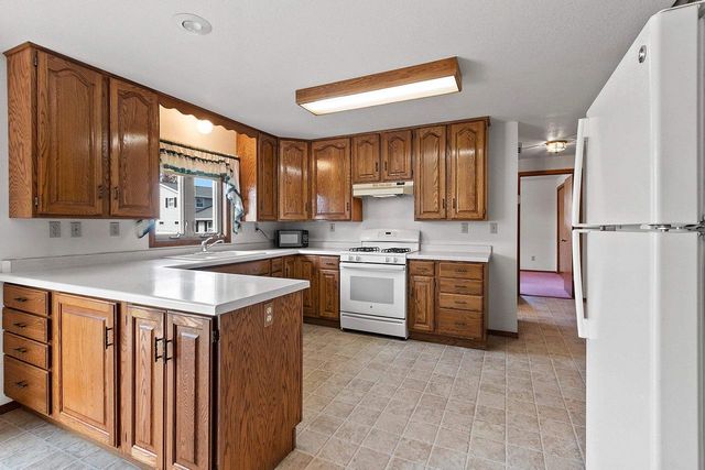 2152 SKYVIEW STREET, Green Bay, WI 54311
