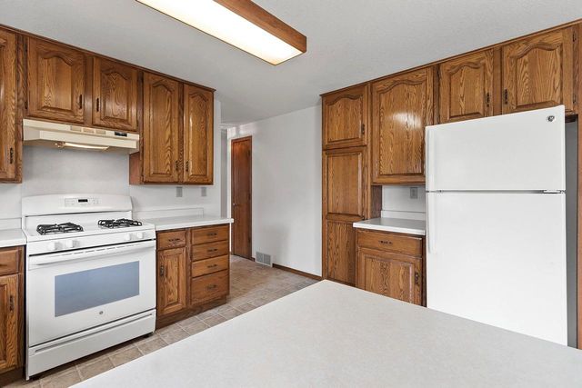 2152 SKYVIEW STREET, Green Bay, WI 54311