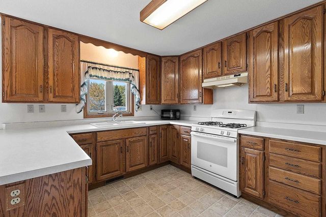 2152 SKYVIEW STREET, Green Bay, WI 54311