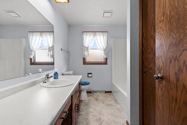 2152 SKYVIEW STREET, Green Bay, WI 54311
