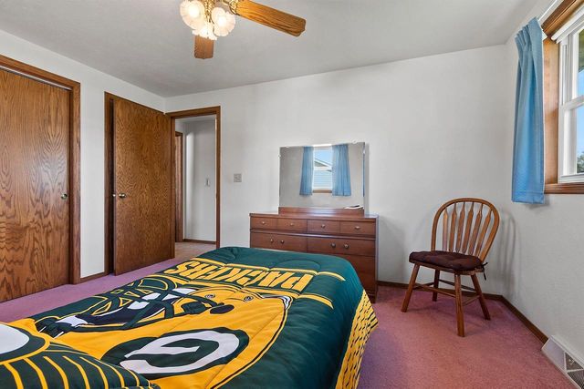 2152 SKYVIEW STREET, Green Bay, WI 54311