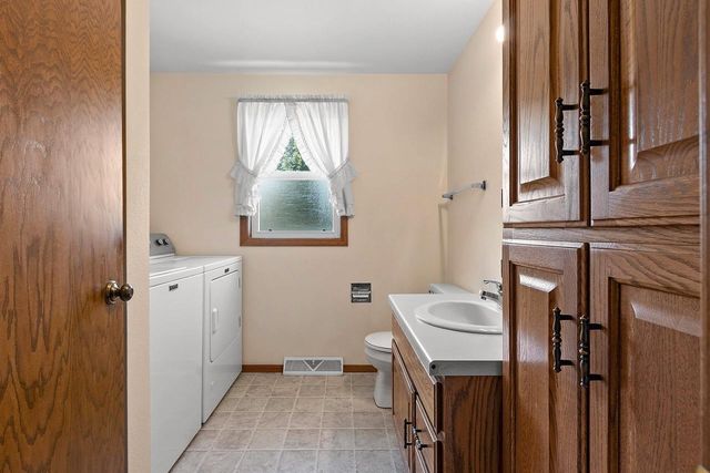 2152 SKYVIEW STREET, Green Bay, WI 54311