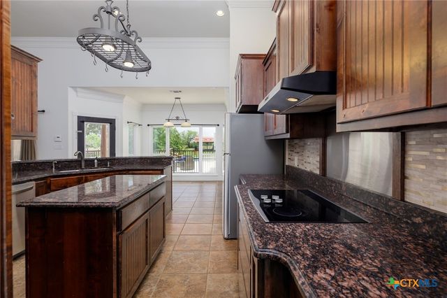 12011 Fm 1150, Luling, TX 78648