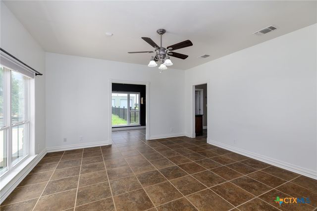 12011 Fm 1150, Luling, TX 78648