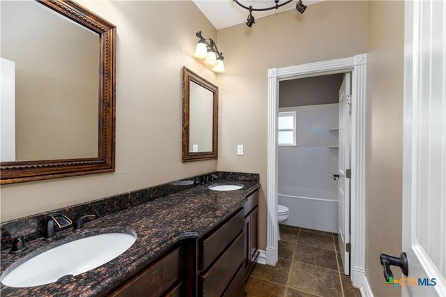 12011 Fm 1150, Luling, TX 78648