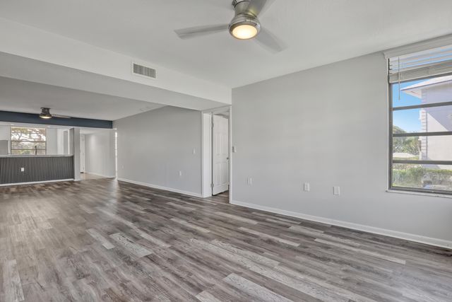 3650 Whitehall Drive 201, West Palm Beach, FL 33401
