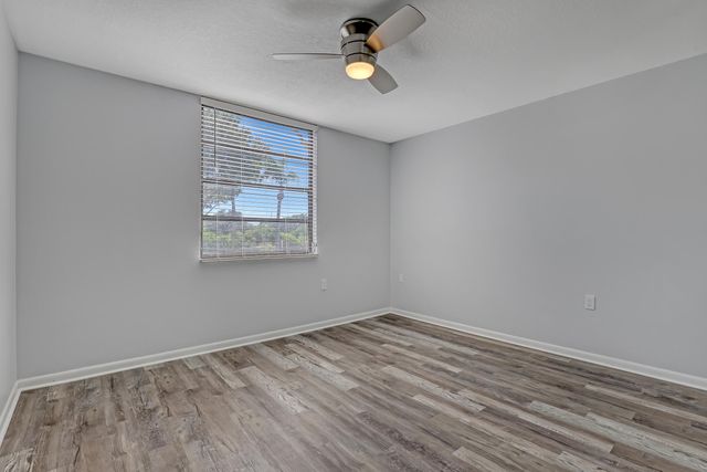 3650 Whitehall Drive 201, West Palm Beach, FL 33401