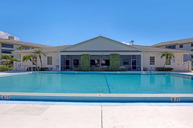 3650 Whitehall Drive 201, West Palm Beach, FL 33401