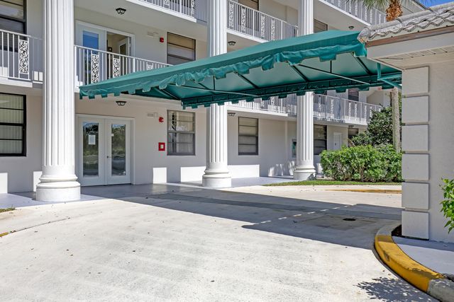 3650 Whitehall Drive 201, West Palm Beach, FL 33401