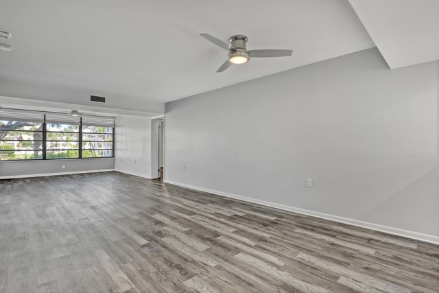 3650 Whitehall Drive 201, West Palm Beach, FL 33401