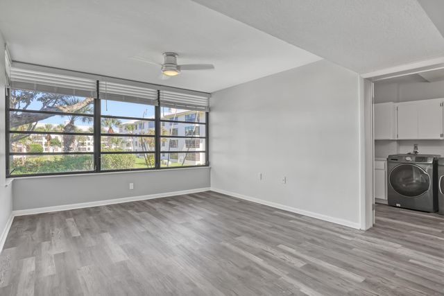 3650 Whitehall Drive 201, West Palm Beach, FL 33401