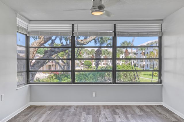 3650 Whitehall Drive 201, West Palm Beach, FL 33401