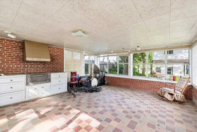 1261 S QUINCY STREET, Green Bay, WI 54301