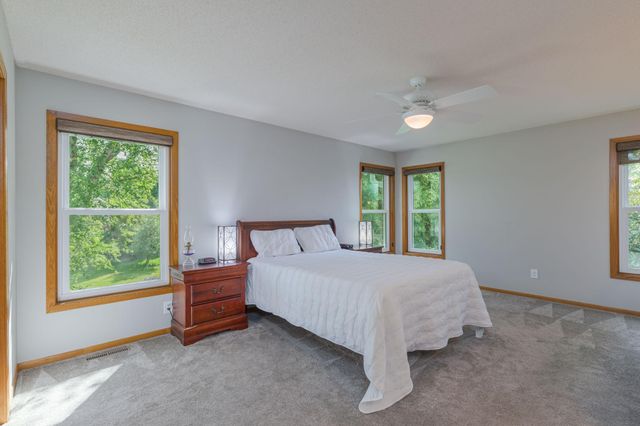 901 Southwind Drive, Burnsville, MN 55306