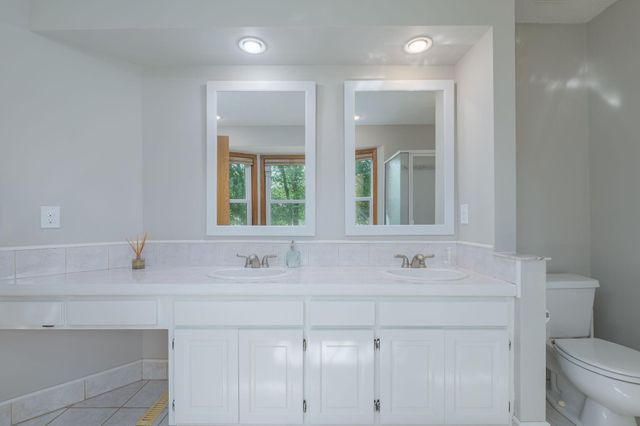 901 Southwind Drive, Burnsville, MN 55306
