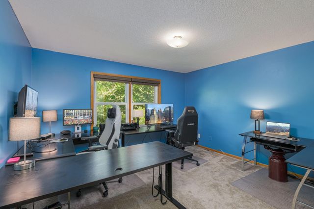 901 Southwind Drive, Burnsville, MN 55306
