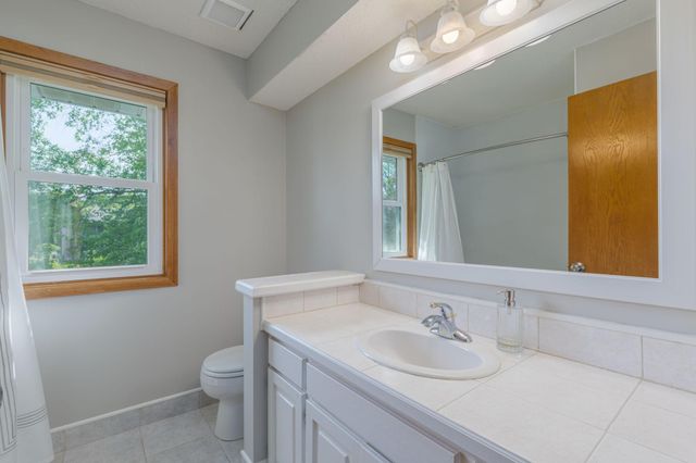 901 Southwind Drive, Burnsville, MN 55306