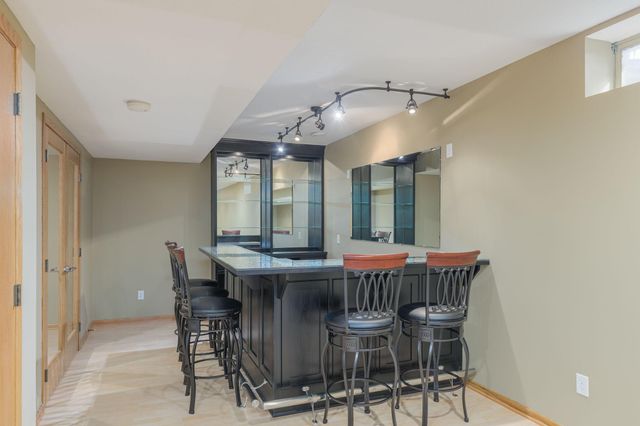901 Southwind Drive, Burnsville, MN 55306