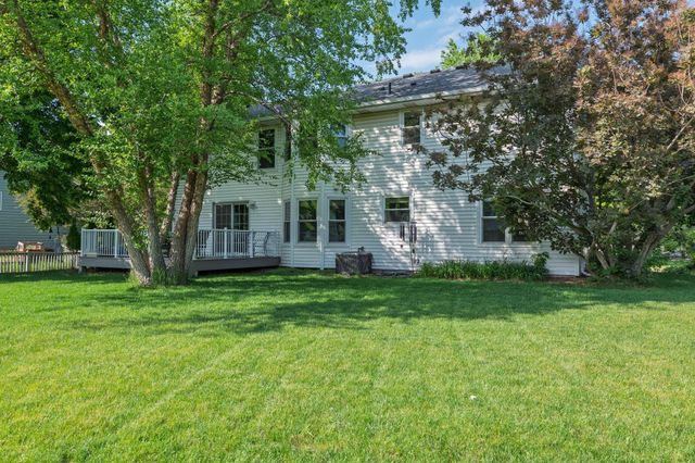 901 Southwind Drive, Burnsville, MN 55306
