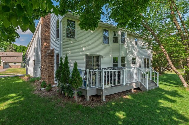901 Southwind Drive, Burnsville, MN 55306