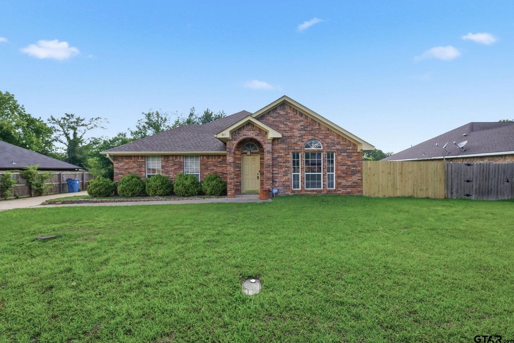 105 Oak St, Bullard, TX 75757