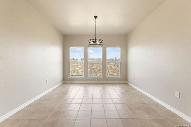 200 Lakeview Cir, La Vernia, TX 78121