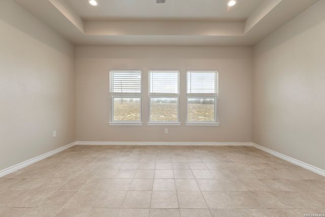 200 Lakeview Cir, La Vernia, TX 78121