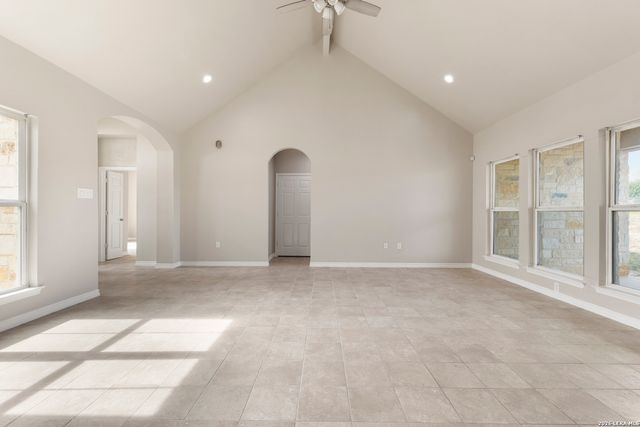 200 Lakeview Cir, La Vernia, TX 78121