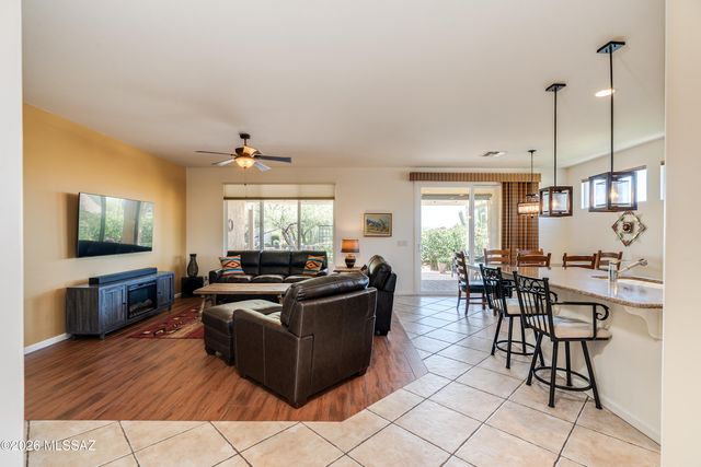 779 N Lukeville Drive, Green Valley, AZ 85614