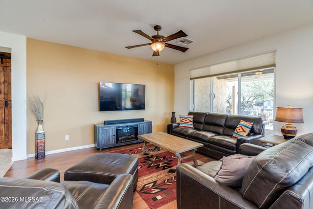 779 N Lukeville Drive, Green Valley, AZ 85614