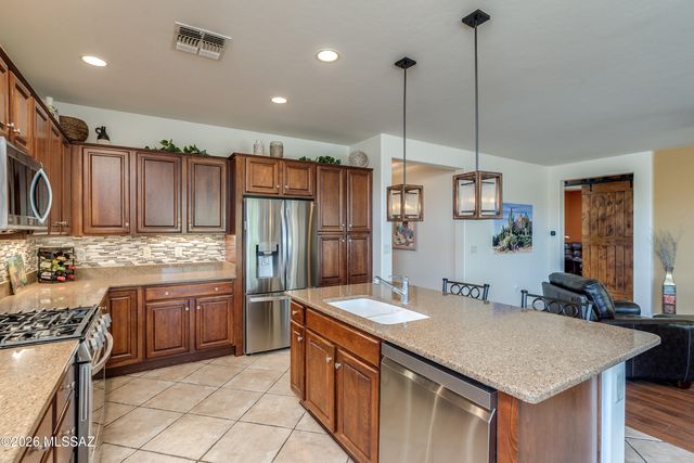 779 N Lukeville Drive, Green Valley, AZ 85614