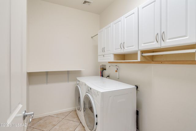 779 N Lukeville Drive, Green Valley, AZ 85614